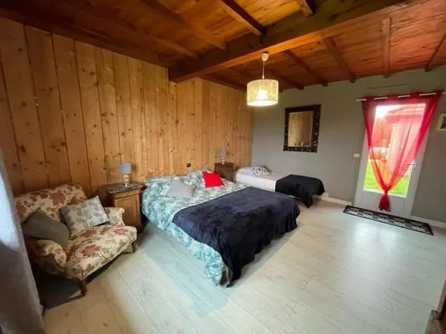 A Poutet Villa Labarthete 0*,  France